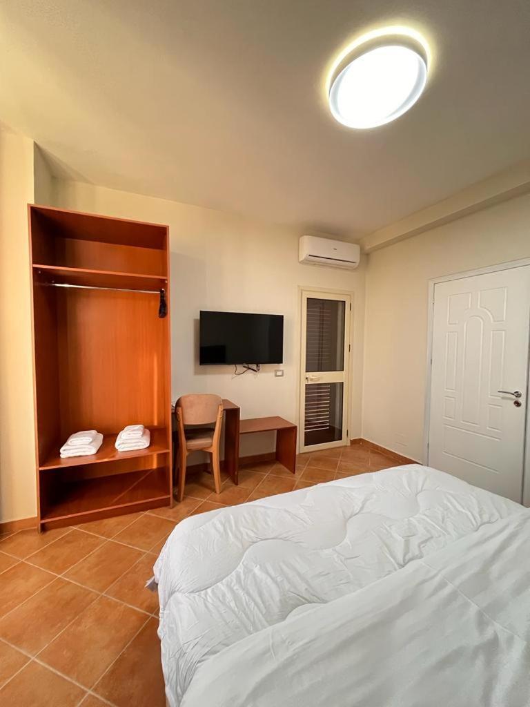 Belix Hotel Apartments, Near The Beach Дуррес Екстер'єр фото