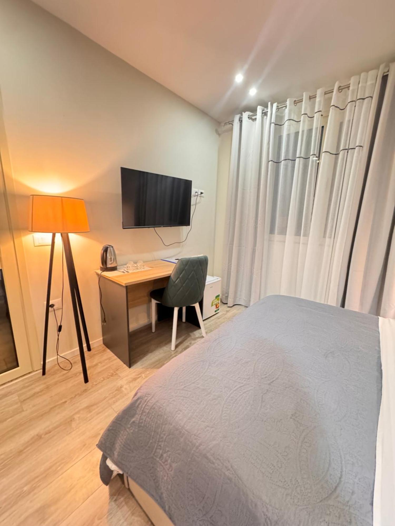 Belix Hotel Apartments, Near The Beach Дуррес Екстер'єр фото