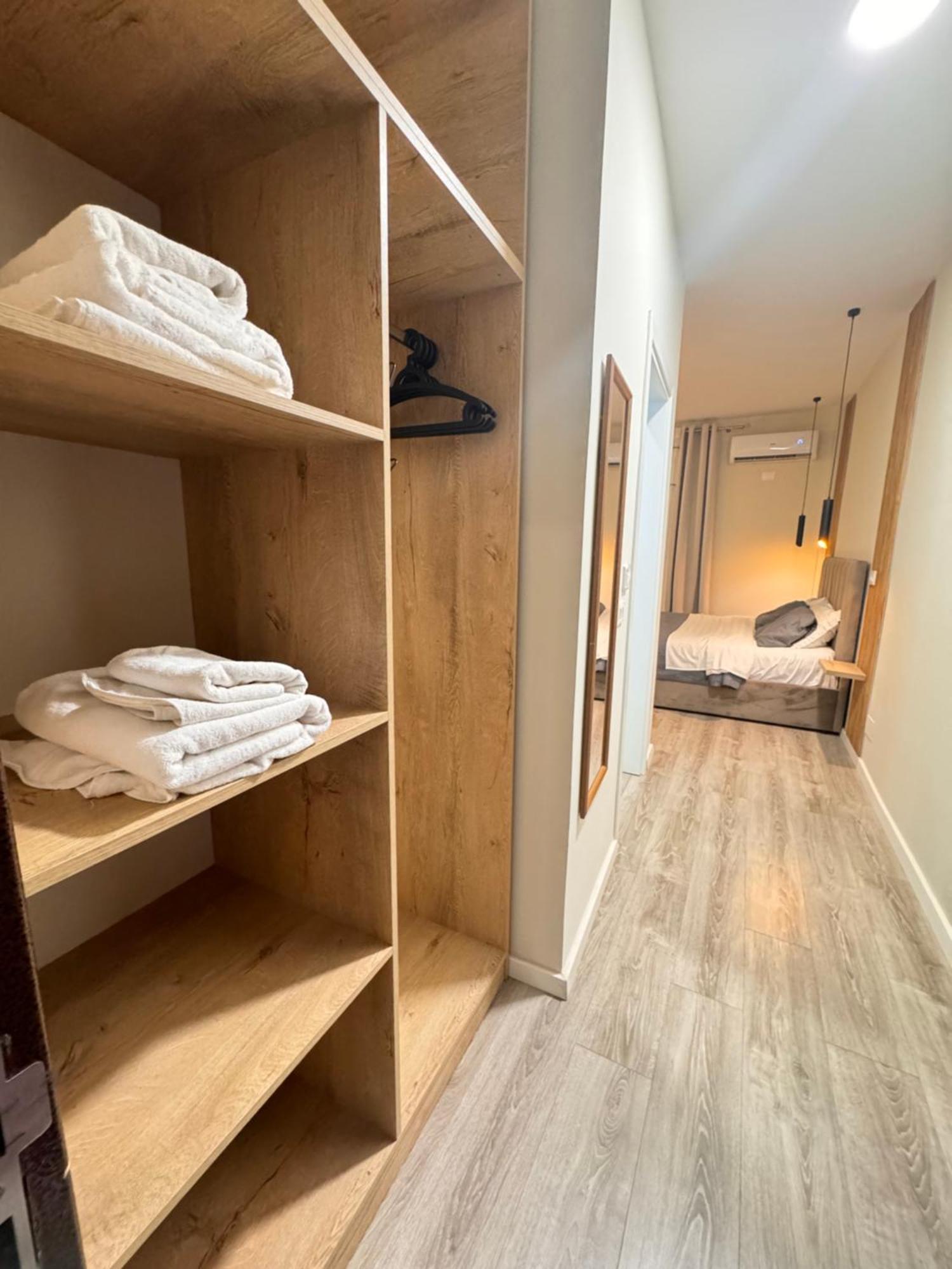 Belix Hotel Apartments, Near The Beach Дуррес Екстер'єр фото